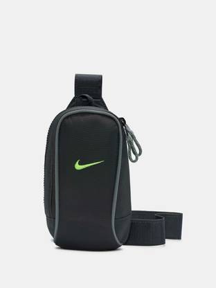 NIKE Sportswear Essentials Waist Bag