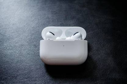 BeatFlow New (2nd generation) AK with MagSafe Case-(USB-C) Bluetooth