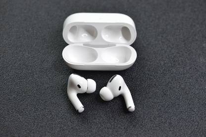 YEZZY BEZZY APPLE AIRPODS Bluetooth