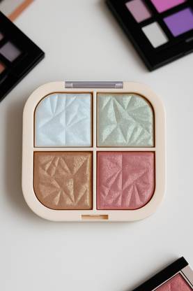verellis Radiant 4-Color Shimmer Highlighter Palette for Glowing Finish Highlighter