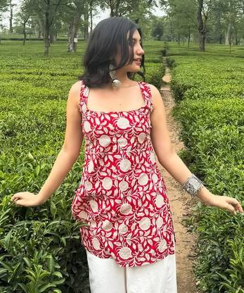 Pingaksh Women Floral Print, Printed Straight Kurta