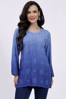Nazaqat Women Chikan Embroidery Straight Kurta