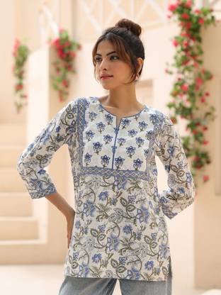 Mauka Women Floral Print Straight Kurta