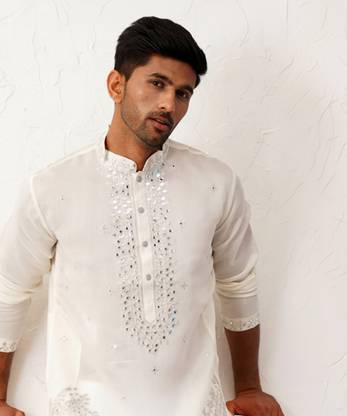 Jompers Men Embroidered Straight Kurta