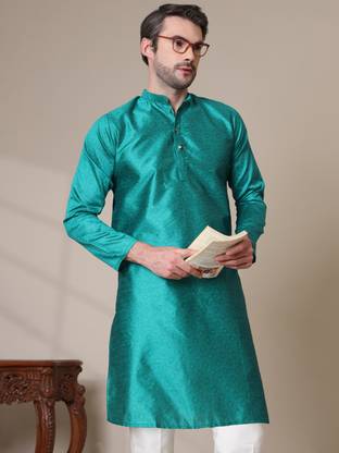 ADHIRAJAN Men Solid Straight Kurta