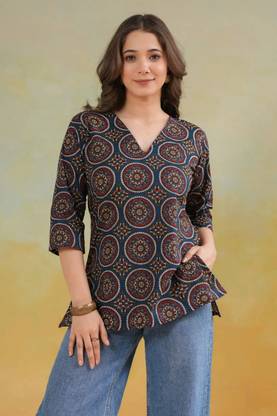 SANGOURI Women Printed Straight Kurta