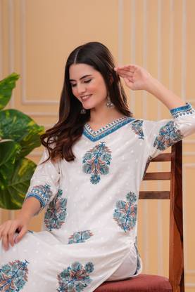 BKApparels Women Printed Straight Kurta