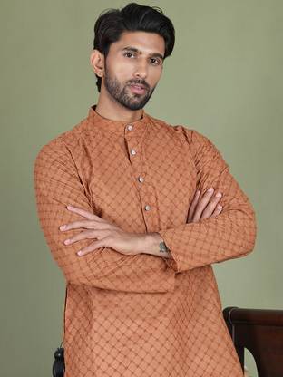Jompers Men Embroidered Straight Kurta