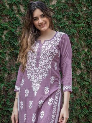 anushansa Women Embroidered Straight Kurta