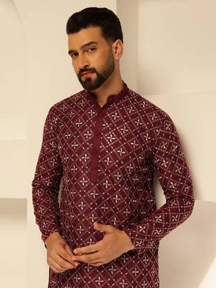 SOJANYA Men Embroidered Straight Kurta