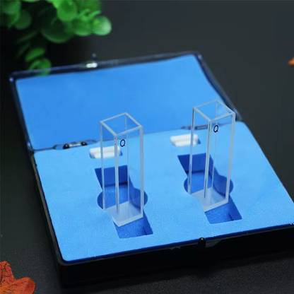 LABSOUL Lark Quartz Cuvette, 4 Side Transparent (Path length - 10 mm),(Capacity 3.5 ml) Spectrophotometer
