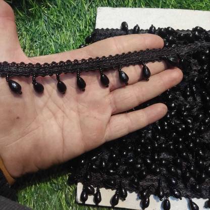 DIVARA DIVARAblack lace with beautiful Droplet design (Pack of 4mtr , Width-1inch) Used in saree, suit, lehenga & many more purposes Lace Reel