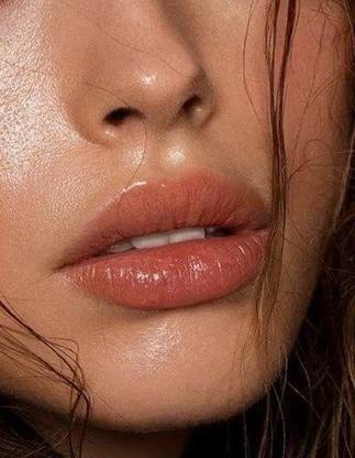 GFSU - GO FOR SOMETHING UNIQUE Moisturised Lips With Glossy & Shine Lip oil