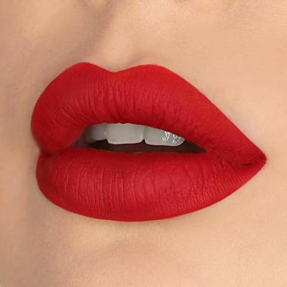 HUZURLU Hydrating Blend Lips stay nourished and soft