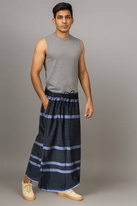 OASIS Woven Black Lungi