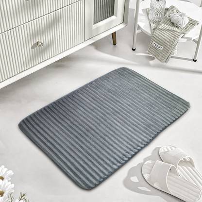 STATUS Velvet Bathroom Mat