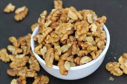 triangle 1 Kgs Walnut Kernels Quarter Kashmiri Akhrot Giri | Lowest Price| Without Shell Walnuts