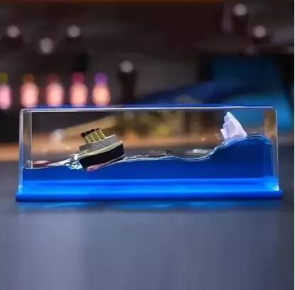 xelix Paperweight and Showpieces Fluid Ship Ornament for Car Gift Paperweight Desk Toy Paper Weights  with Acrylic