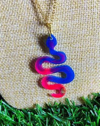 MYSTICC Snake necklace glow in the dark Resin