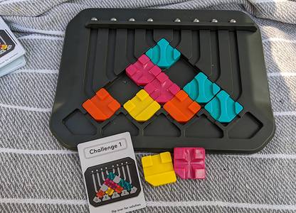 ARIZON Kids’ Marble Puzzle Circuit – Logic Game with 64 Challenges & 24 Pieces