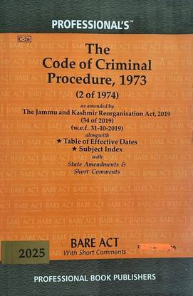 The Code Of Criminal Procedure 1973 Bare Act With Short Comments (Paperback In English By Professional's)