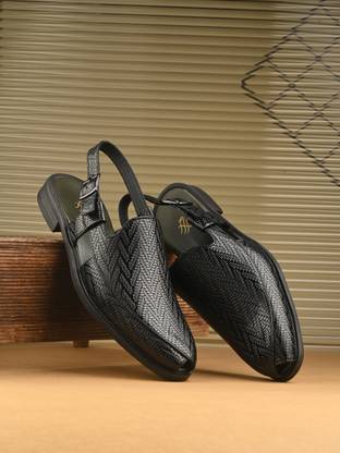 House of Pataudi Men Sandals