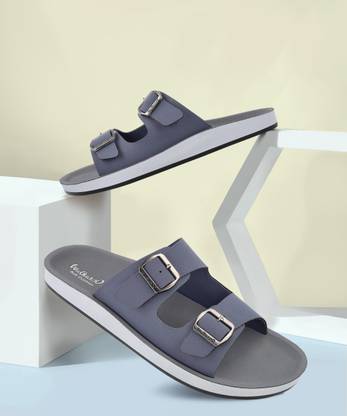 WALKAROO Men Sandals
