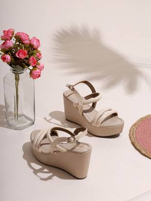 TRASE Women Wedges