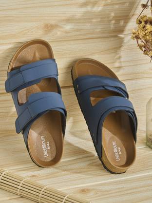 UNDERROUTE Men Sandals