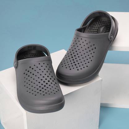 RED TAPE Men Sandals