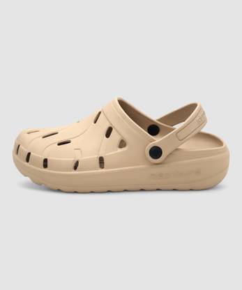 REDTAPE Men Clogs