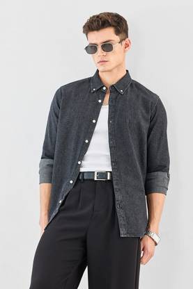 Snitch Men Solid Casual Grey Shirt