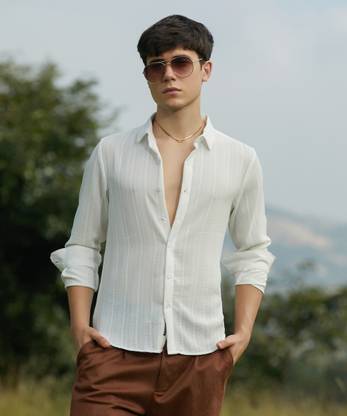 CAMPUS SUTRA Men Solid Casual White Shirt