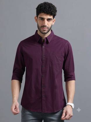 Men Regular Fit Solid Spread Collar Casual Shirt