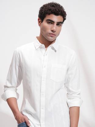 HIGHLANDER Men Solid Casual White Shirt
