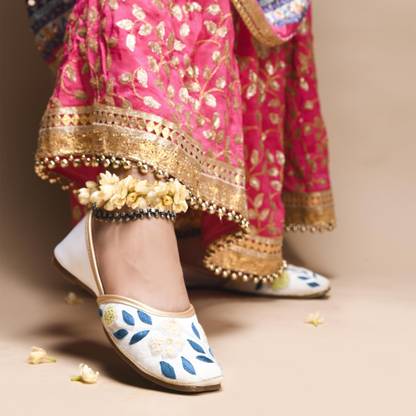 jm looks Women Ethnic Embllished Fulkari Jutti Bellies for Wedding & Party Bellies For Women