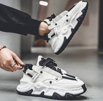 CCICACO luxury fashionable Stylish Light Weight Sneakers white Sneakers For Men