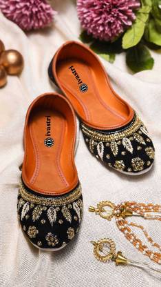 Divastri Jutis For Women