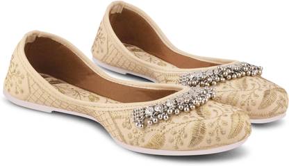 Divastri Jutis For Women