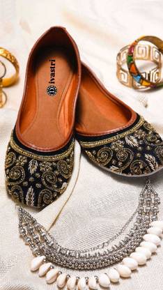 Divastri Jutis For Women