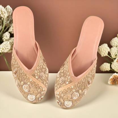 Trendy Feet Jutis For Women