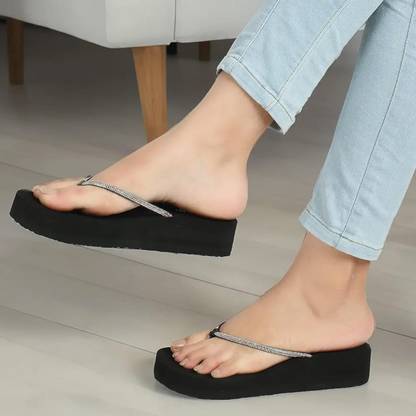Elvara Women Slippers