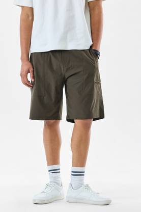 Snitch Solid Men Green Casual Shorts