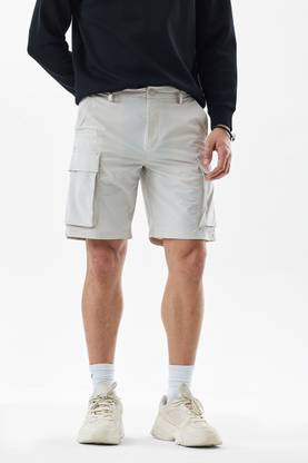 Snitch Solid Men Beige Cargo Shorts