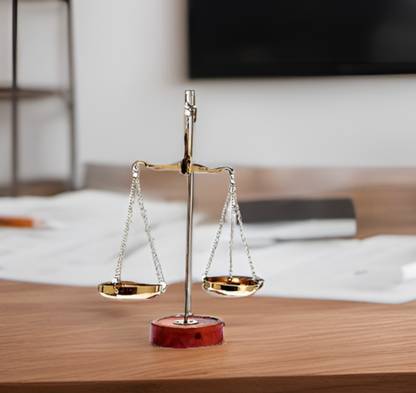 Purpledip Decorative Weighing Scale Balance Tarazu: Weights Measure Showpiece 'Law/Justice Decorative Showpiece  -  20 cm