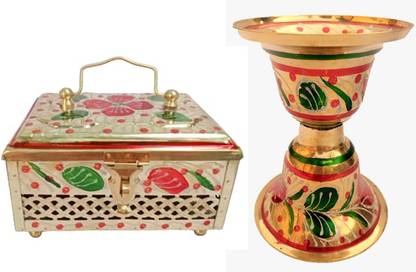 MiiArt brass paan daan box,pan,refreshment box,and pan thukdan (size-large) Decorative Showpiece  -  14 cm