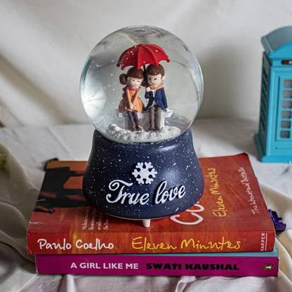 SASSIE Cute Couple Snow Globe Decorative Showpiece  -  10 cm