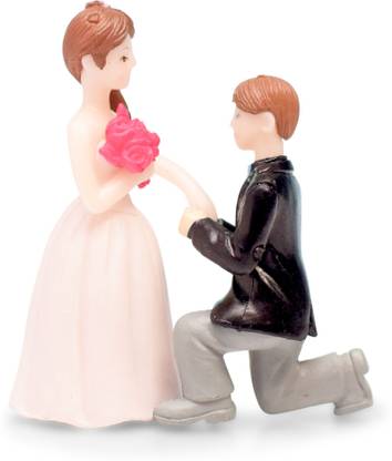 IDREAM Proposing Guy Resin Showpiece Couple Miniatures Valentines Gifts - 2pcs/set Decorative Showpiece  -  5.6 cm