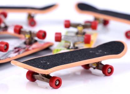 PATPAT 1Pc Mini Skateboard Finger Board Skate Boarding Kit 17 inch x 13 inch Skateboard