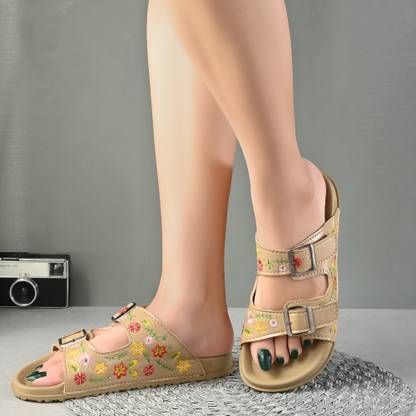 Layasa Women Slides
